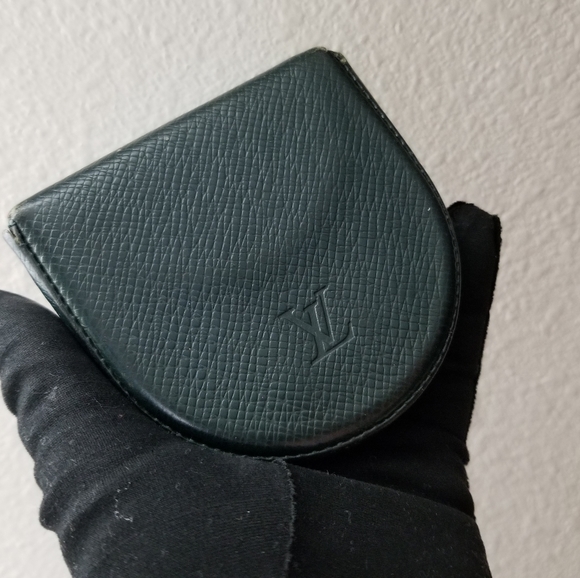 LOUIS VUITTON Beautiful mini monnaie boite coin case Taiga Leather/Germany - Picture 12 of 16